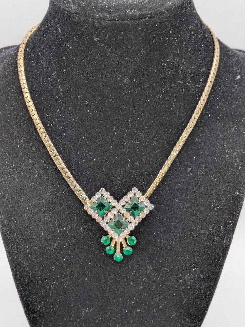 Vintage Gold Tone Rhinestone Necklace Emerald Green Crystal Art Deco 15"